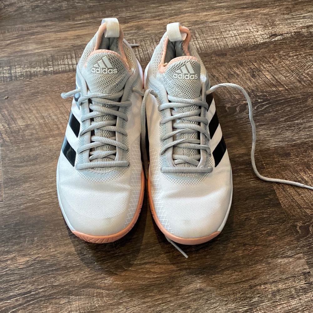 Adidas women’s bounce shoes size 7
